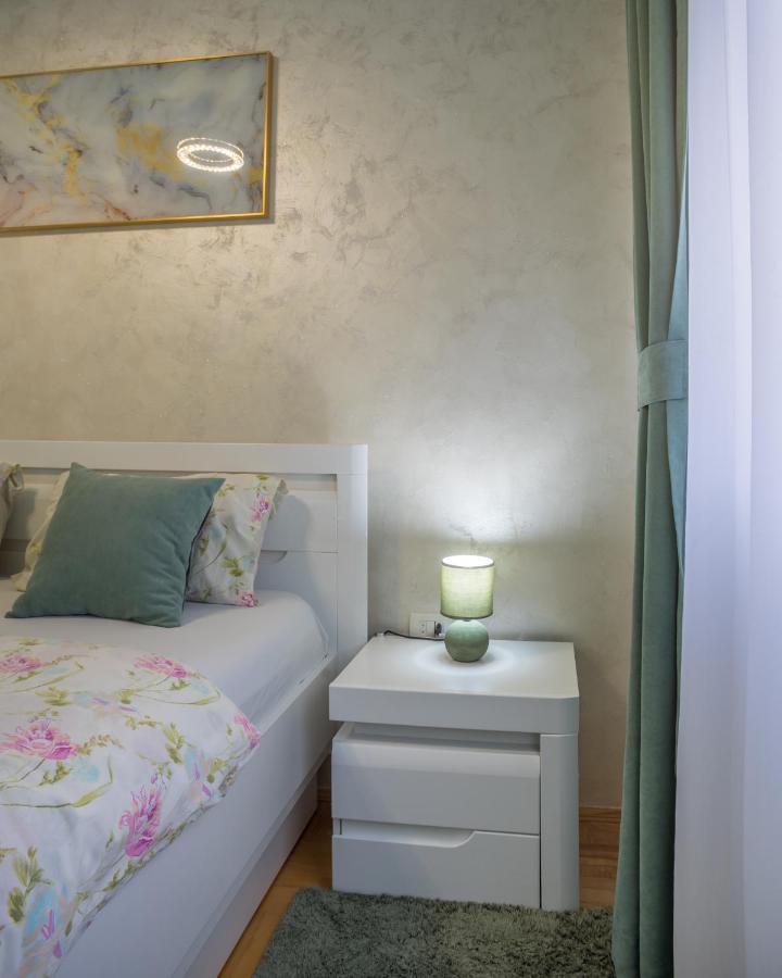 Lux Deluxe Apartment Zabljak  Ngoại thất bức ảnh